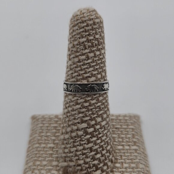 Size 6.5 Sterling Silver Small Rustic Elephants Ring A2173 - Picture 1 of 7